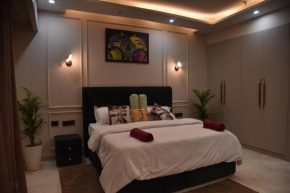 Luxurious Master Suite 01